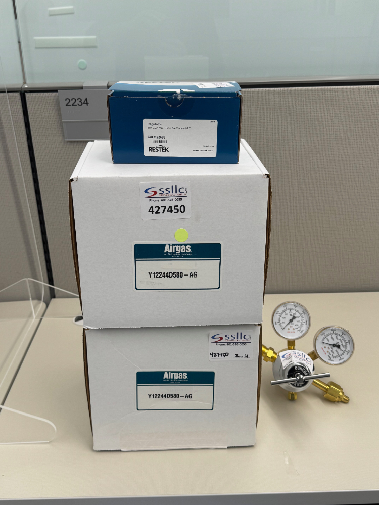 Image of Airgas Y12-244D580 Specialty Gas Regulator